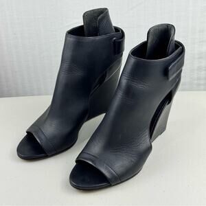 Vince Kara Black Leather Cutout Open Toe Wedge Heel Women's Size 8 EUR 39 Shoes